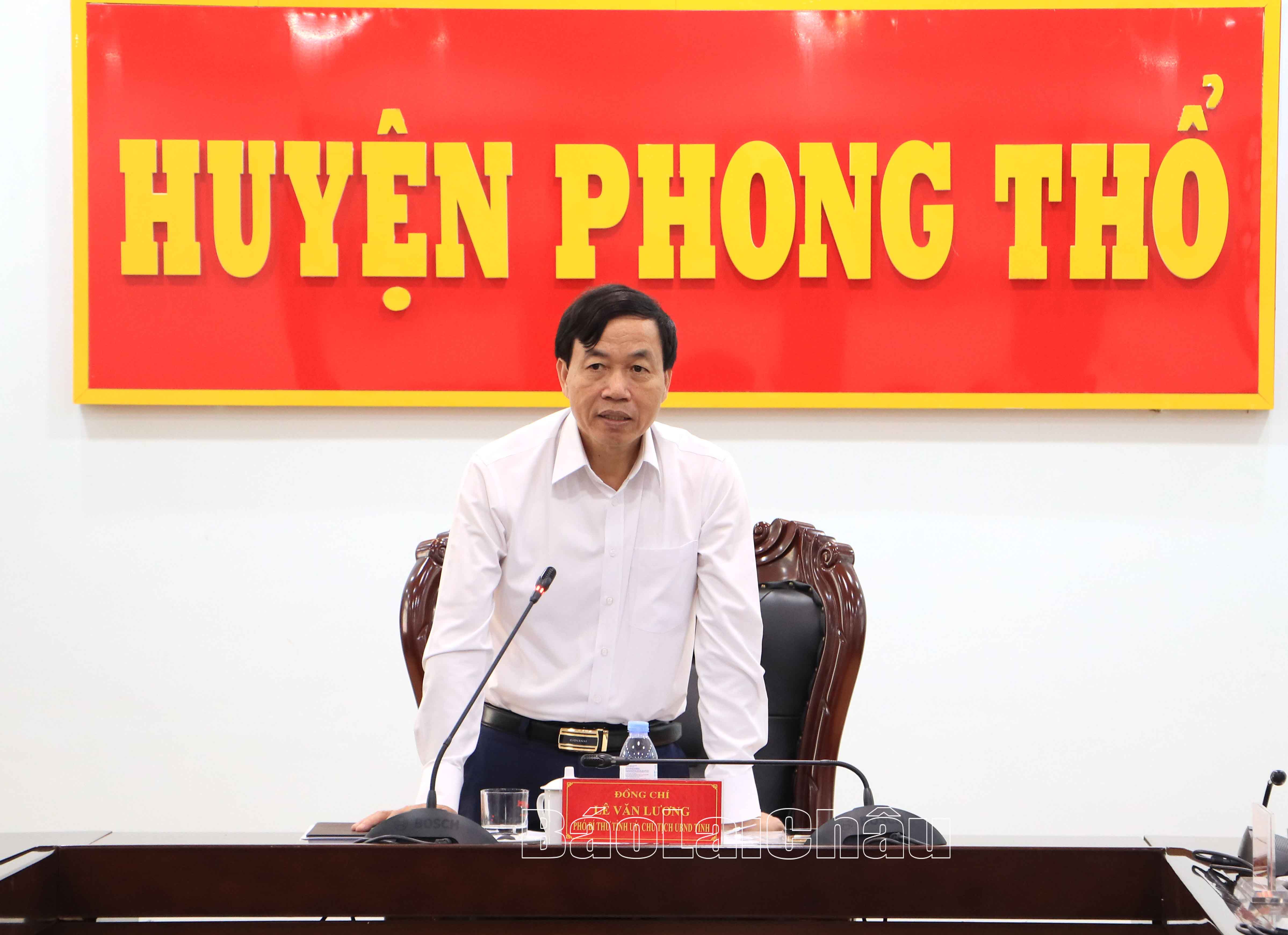 Đồng chí Lê Văn Lương – Phó Bí thư Tỉnh ủy, Chủ tịch UBND tỉnh phát biểu kết luận buổi làm việc.